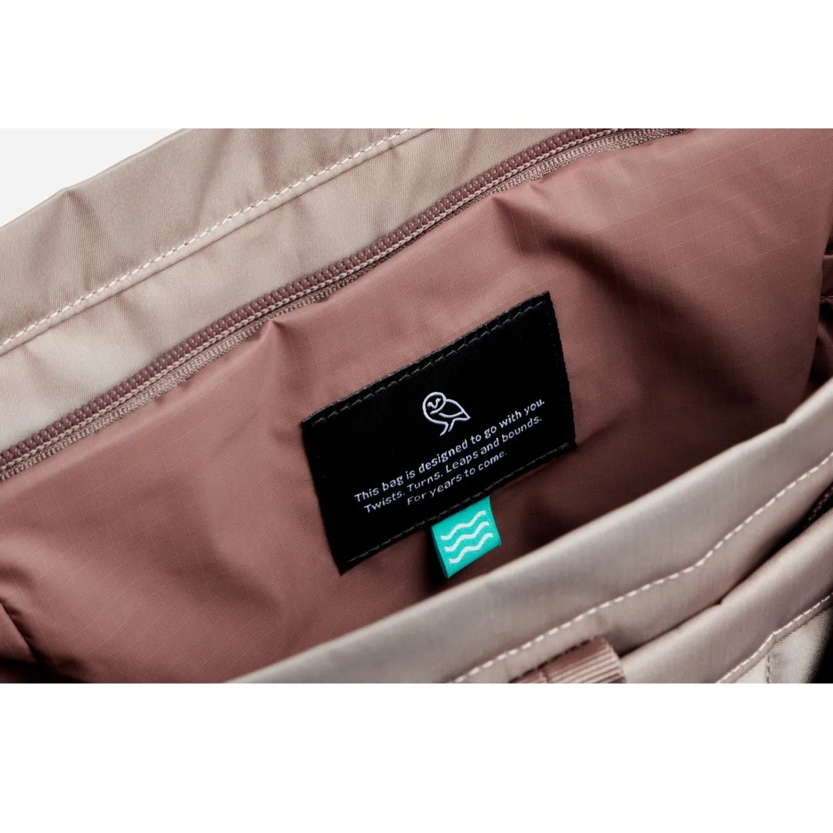 Bellroy Laneway Totepack 18L in Fawn