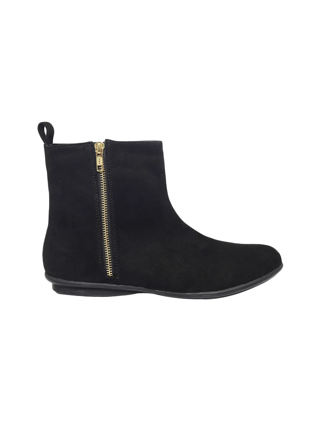 Svelte Black Boots